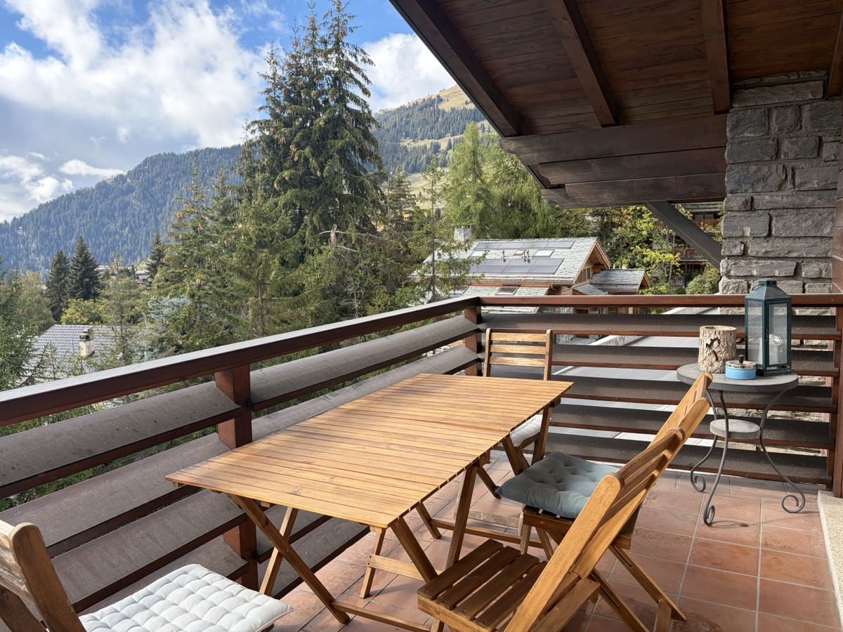 Balcon avec vue panoramique sur les Alpes